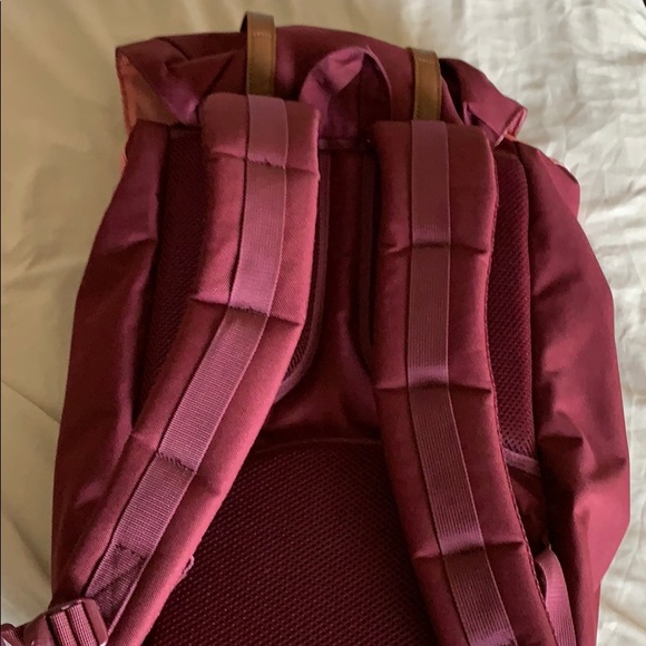 Herschel Backpack - Picture 3 of 4